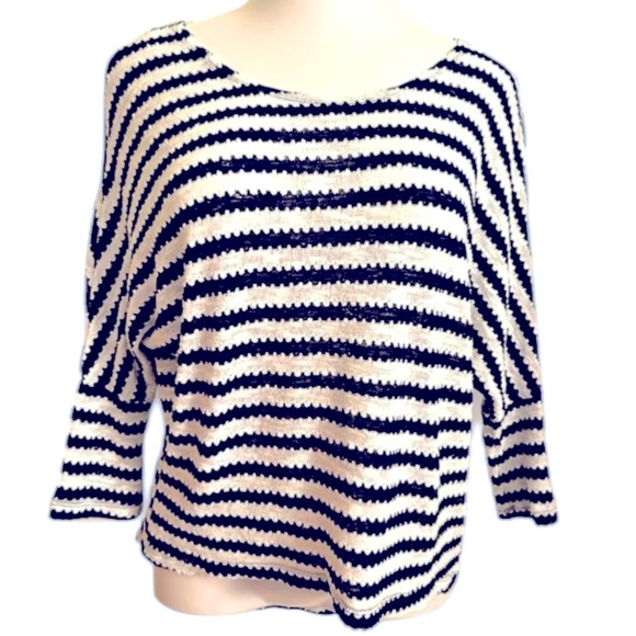 Liberty Love Ladies Pullover - Picture 1 of 2